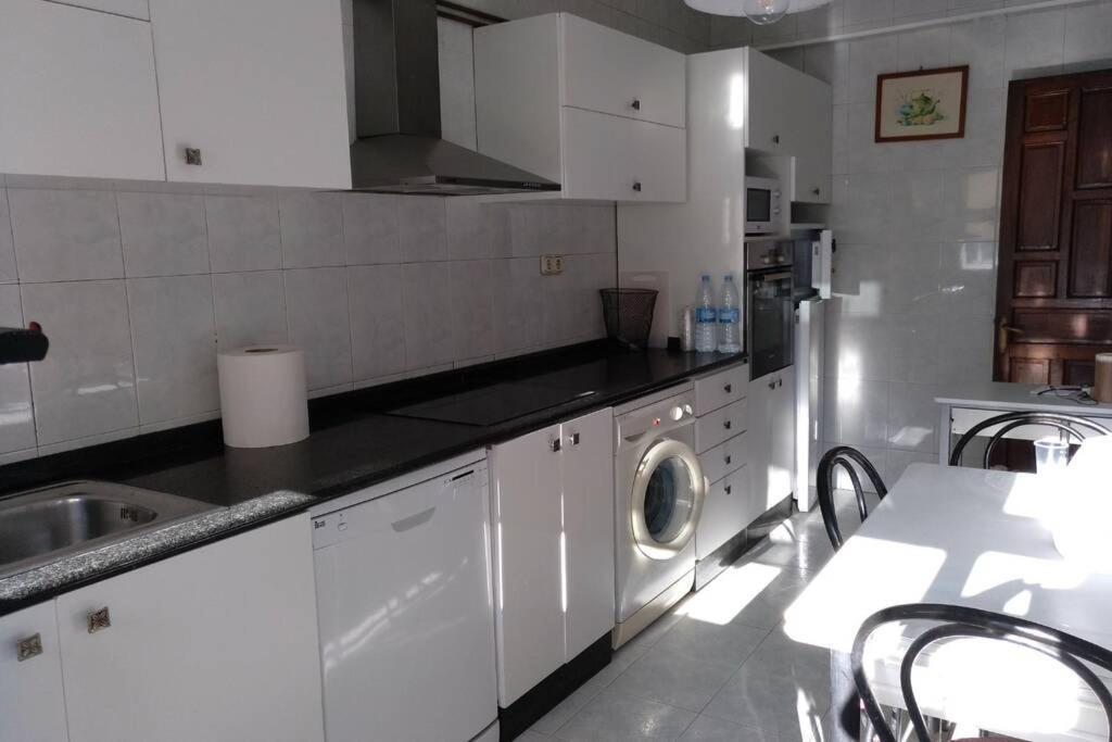 Appartement Apartamento Con Garaje Saint-Jacques-de-Compostelle Extérieur photo